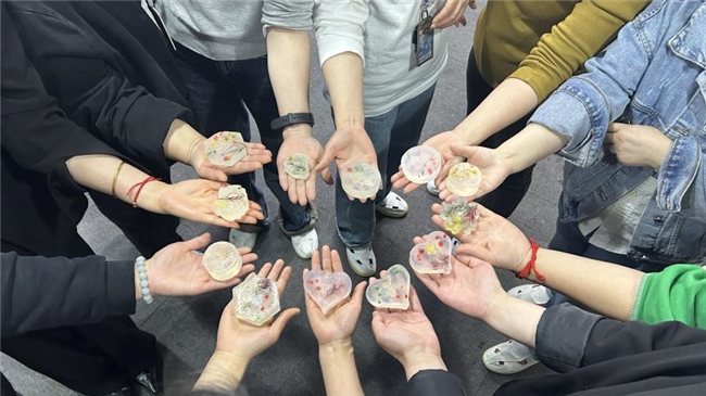 倉前街道創(chuàng)新推出‘減壓綠洲’ 戲劇藝術(shù)輔導(dǎo)助力企業(yè)青年職工舒緩壓力